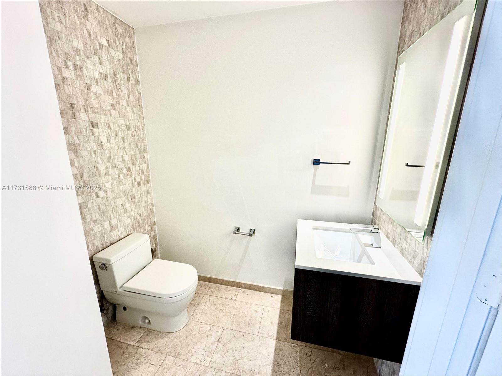 REACH CONDO - Residential
