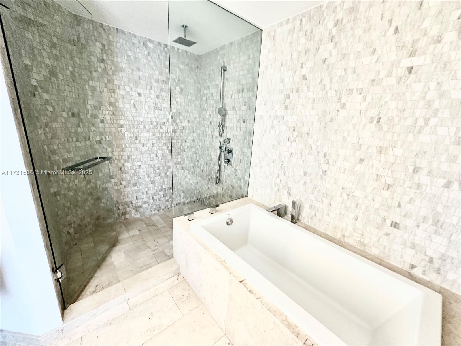 REACH CONDO - Residential