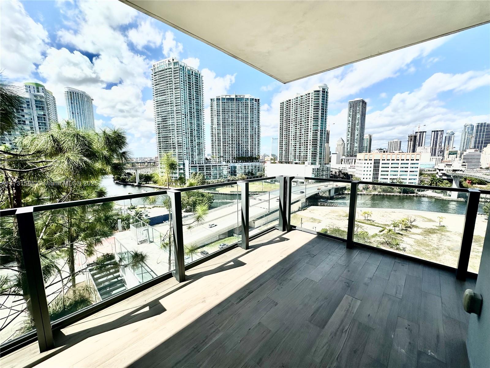 REACH CONDO - Residential