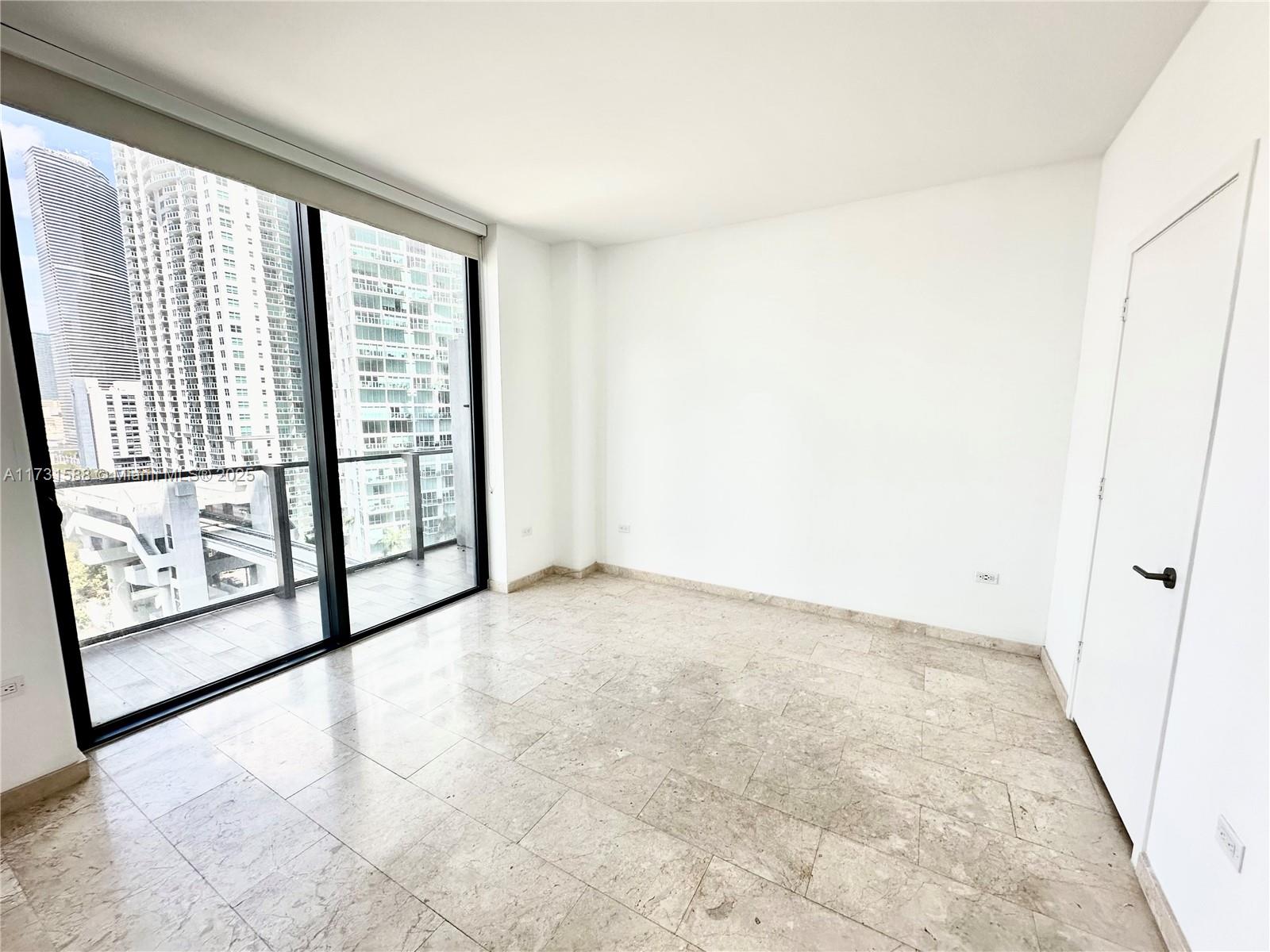 REACH CONDO - Residential