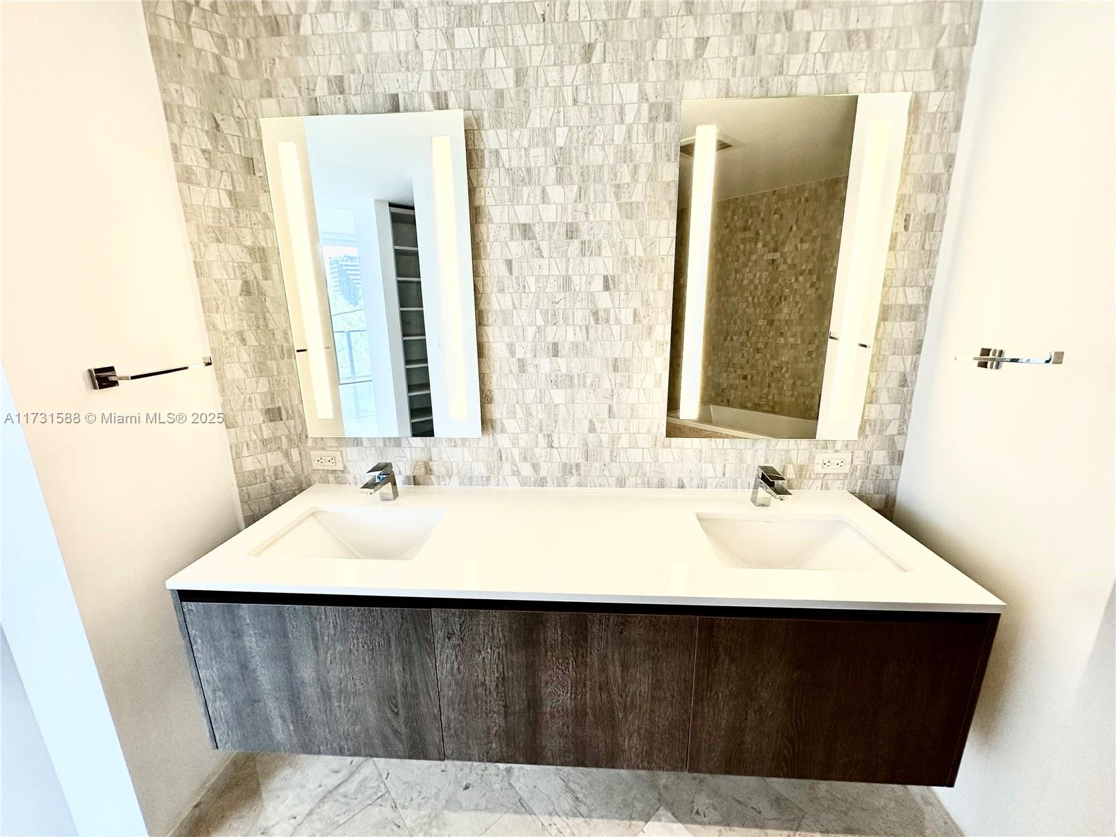 REACH CONDO - Residential