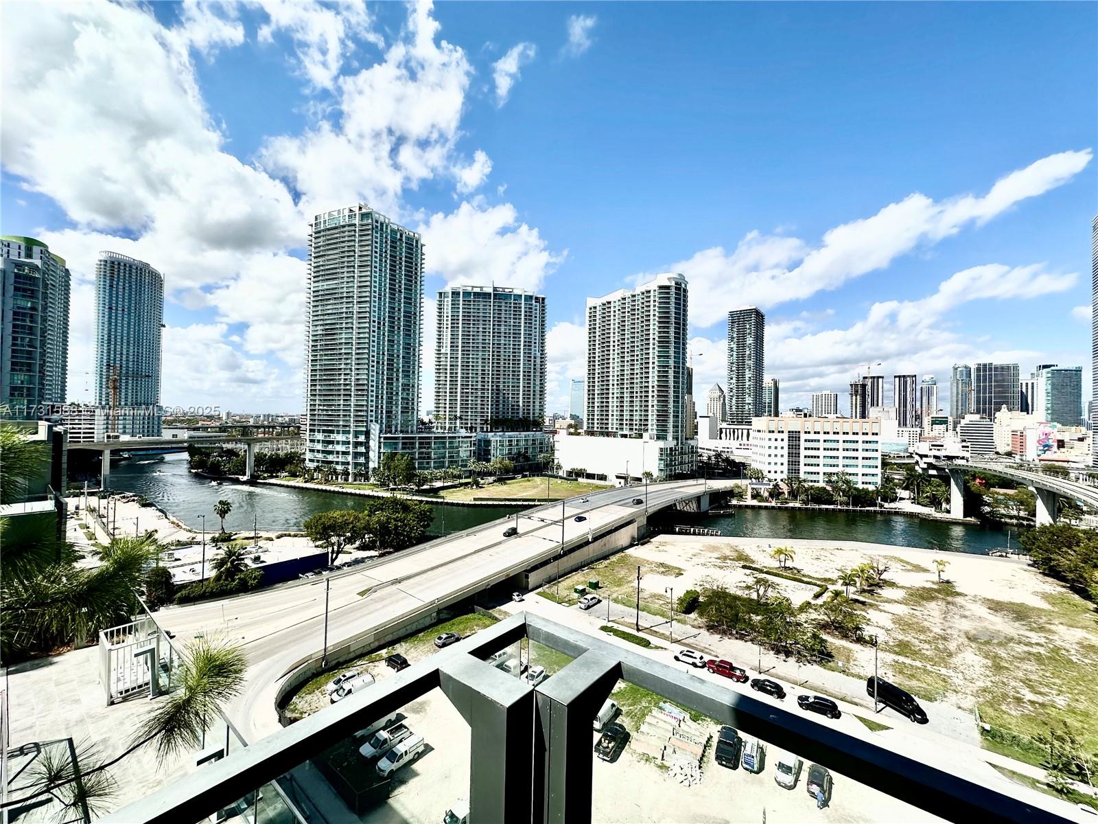 REACH CONDO - Residential