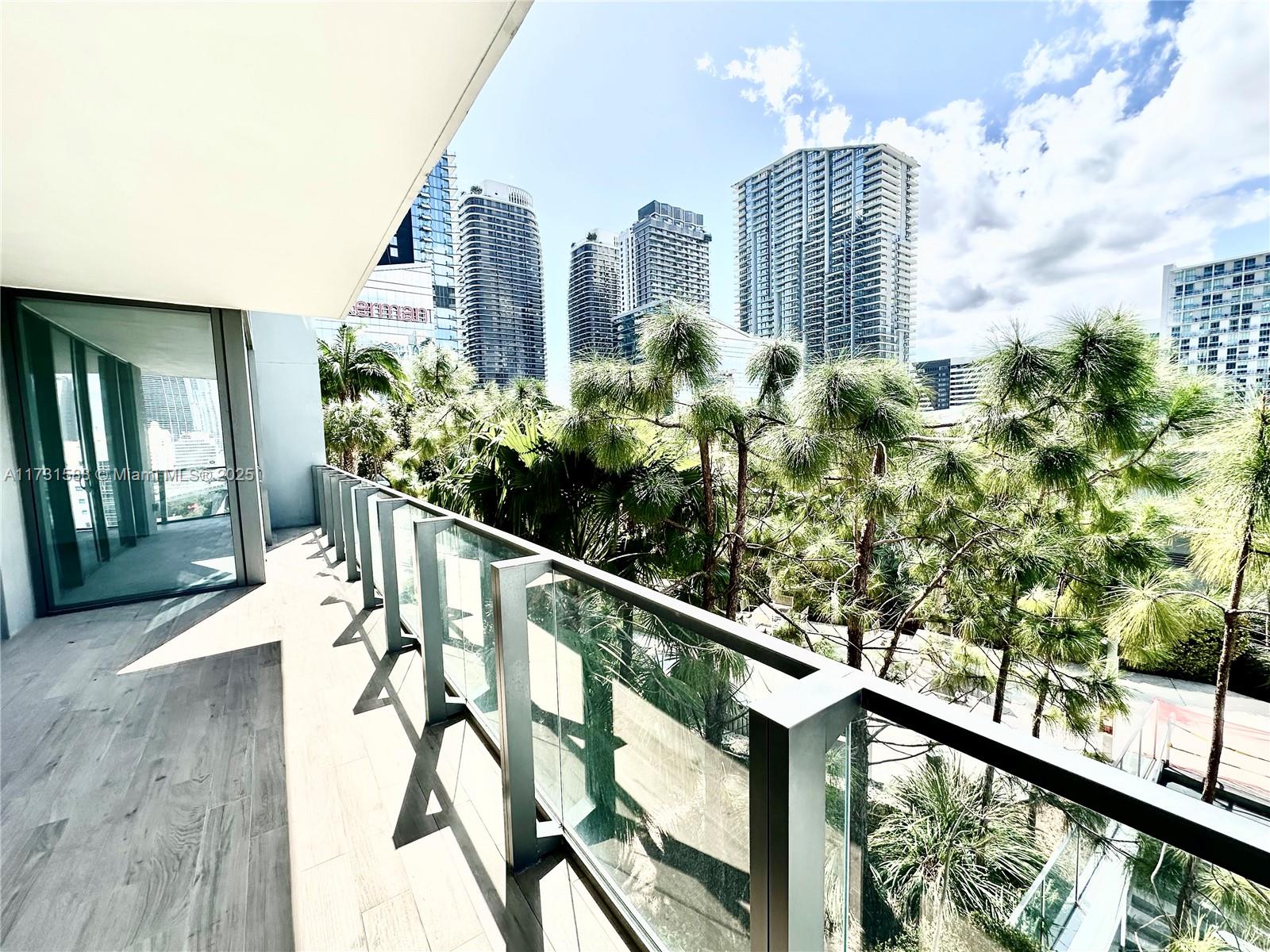 REACH CONDO - Residential
