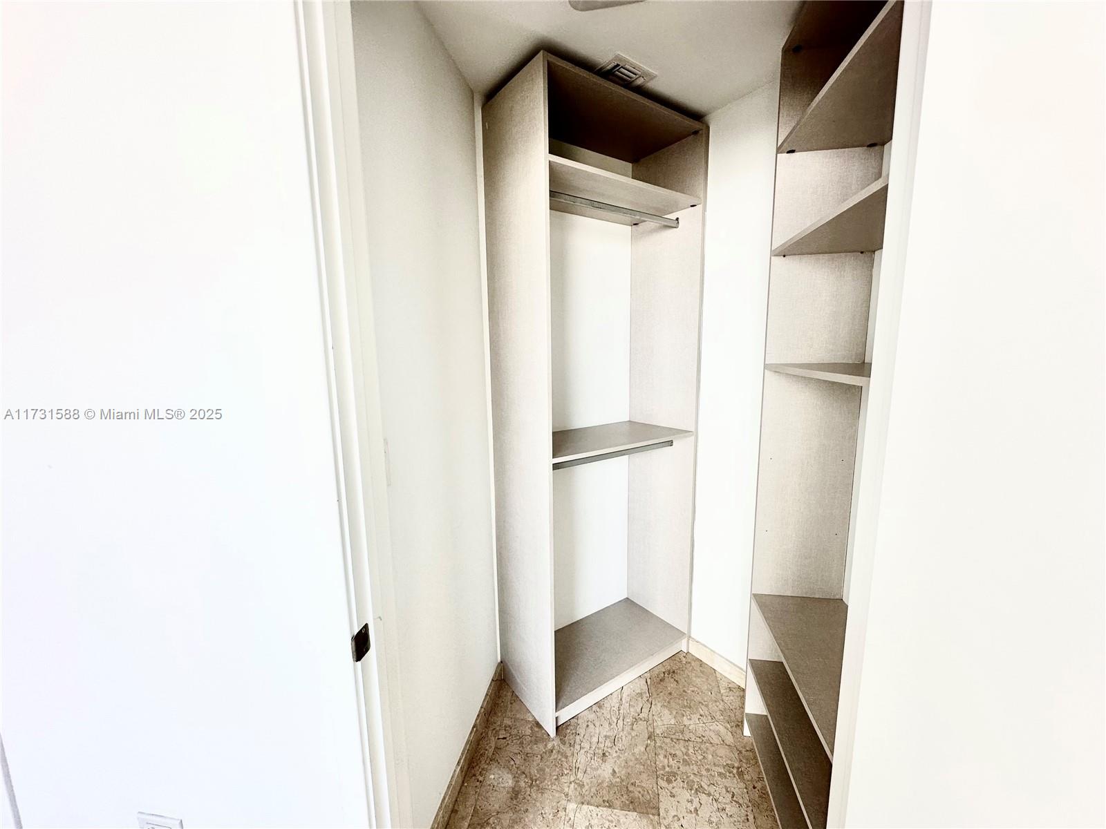 REACH CONDO - Residential