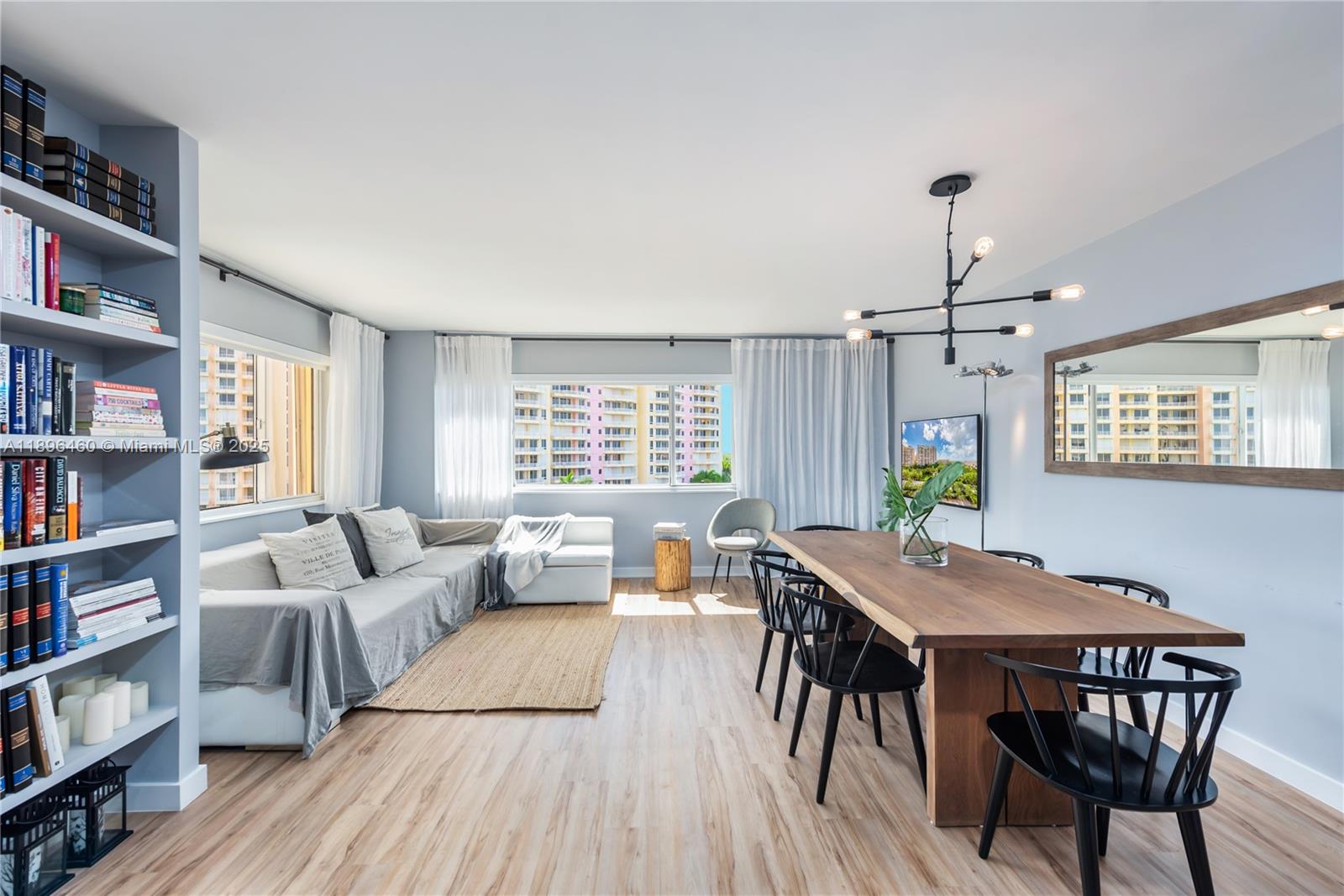 650 Ocean Dr 10E