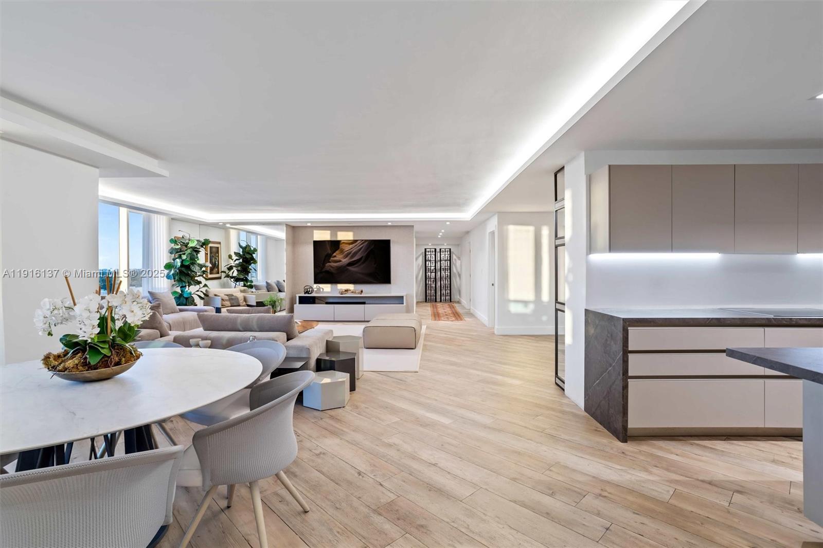 RONEY PALACE CONDO - Residential Lease