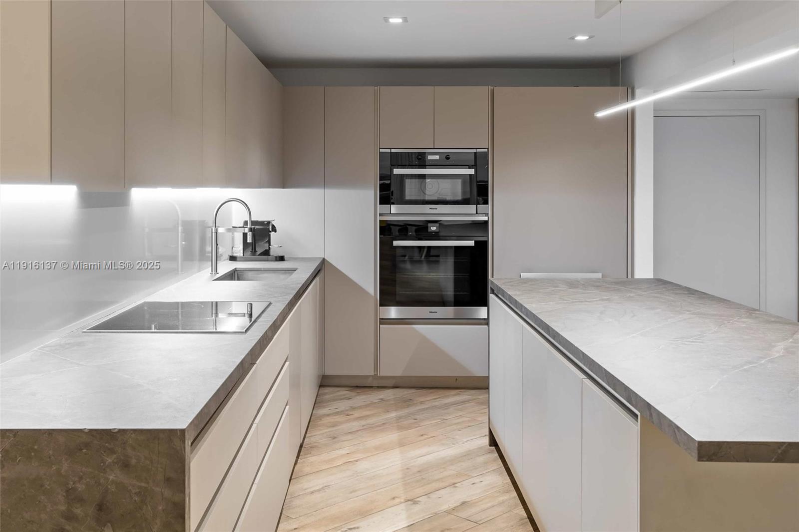 RONEY PALACE CONDO - Residential Lease