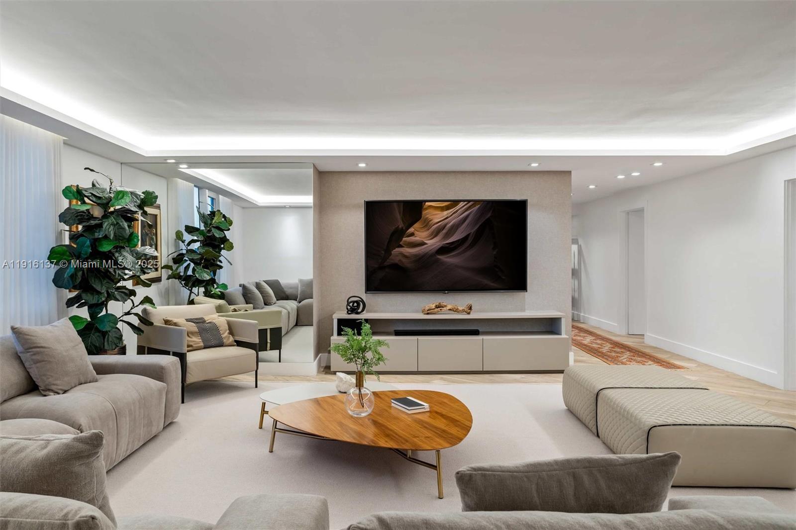 RONEY PALACE CONDO - Residential Lease