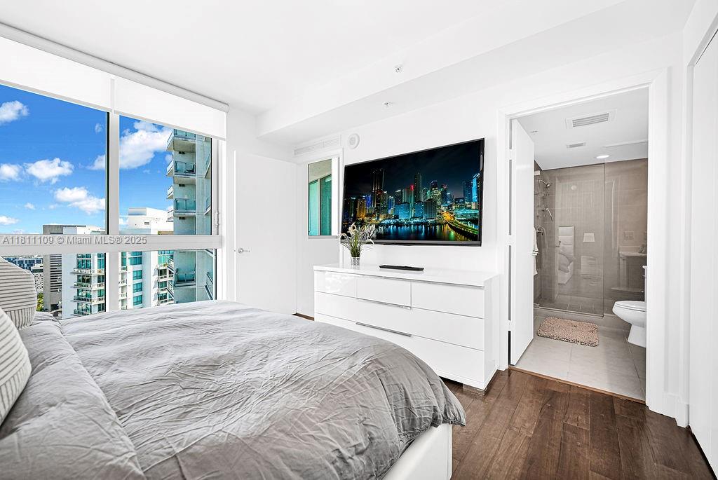 MINT CONDO - Residential