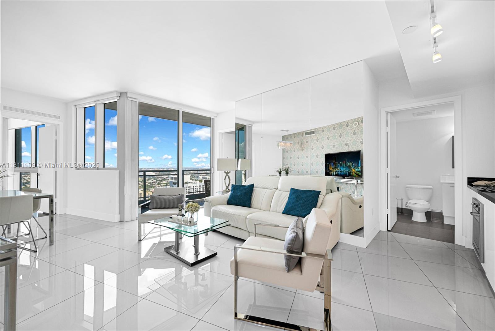 92 Sw 3rd St 4806, Miami, Broward County, Florida - 2 Bedrooms  
2 Bathrooms - 