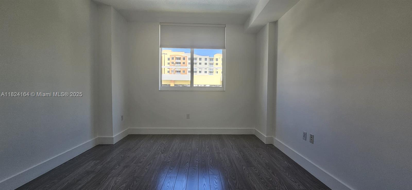 VENTURE AT AVENTURA WEST - Residential