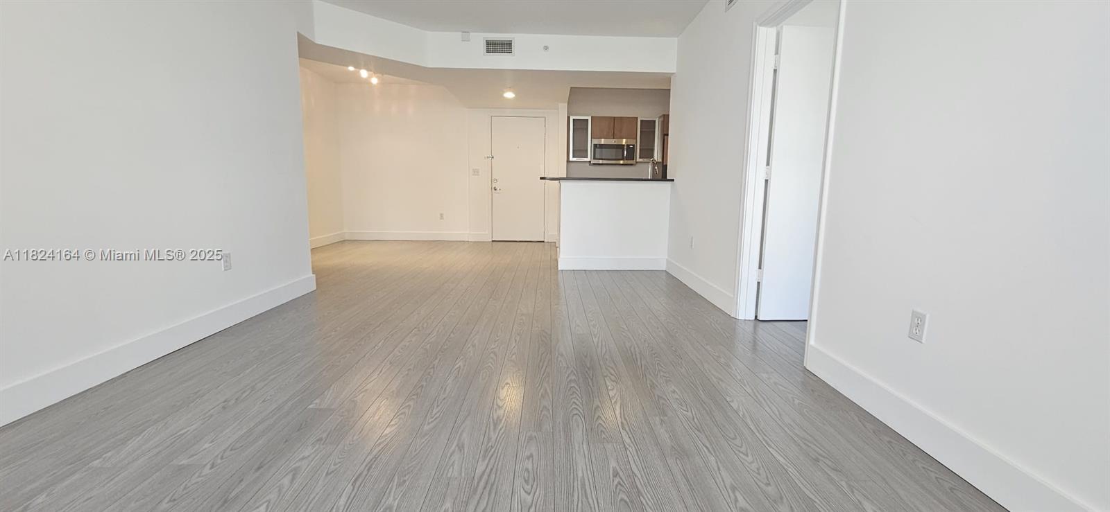 VENTURE AT AVENTURA WEST - Residential