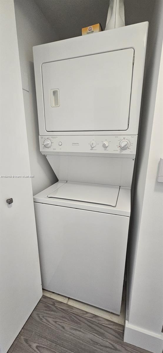 VENTURE AT AVENTURA WEST - Residential