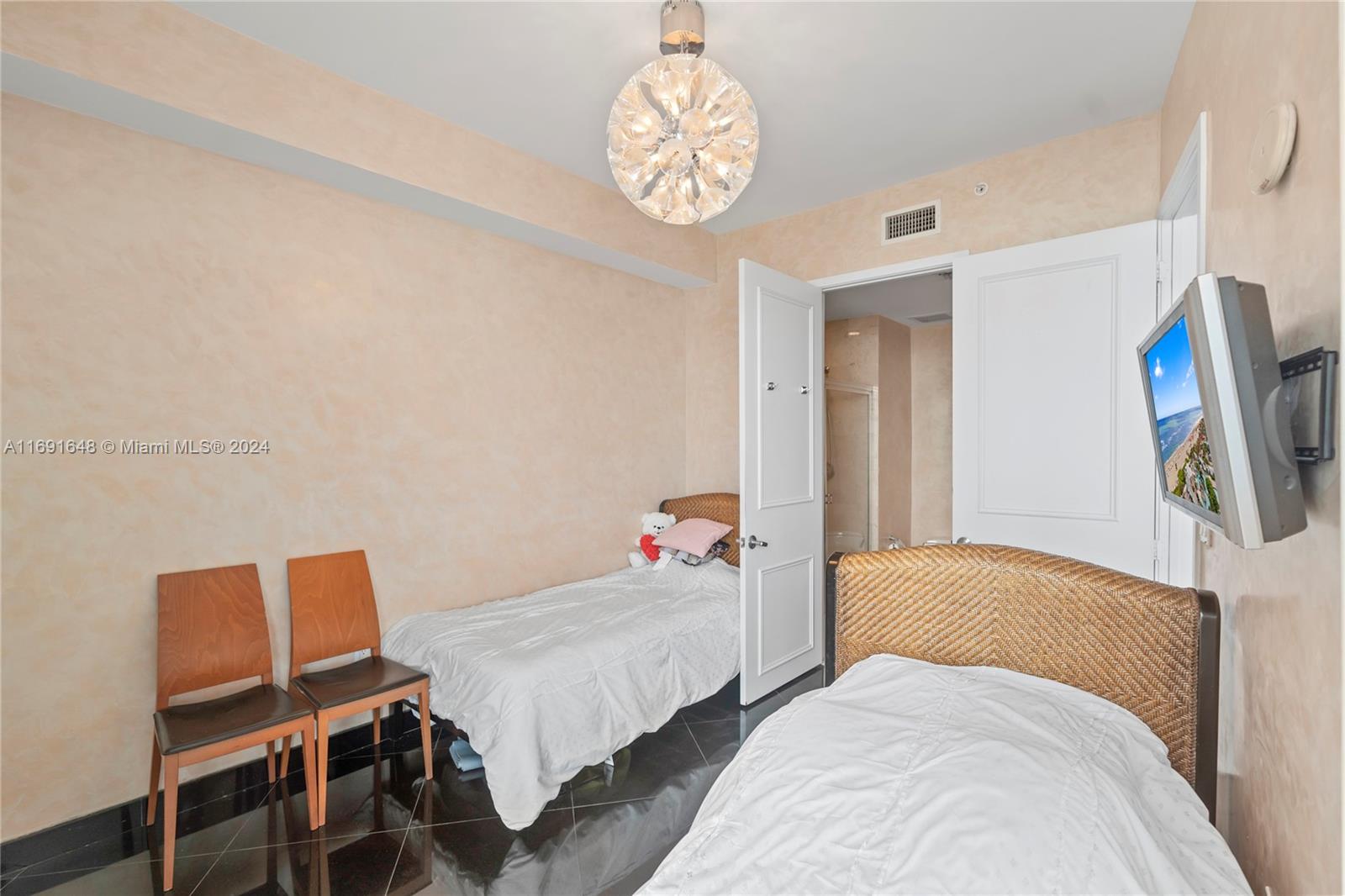 TRUMP PALACE CONDO - Residential