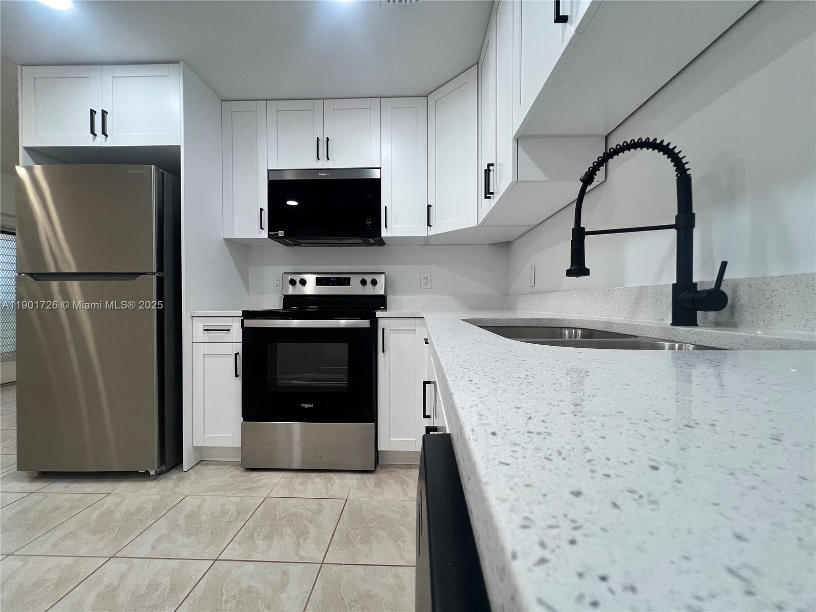 View photos, virtual tours, details... 3089 E Yarmouth  E 3089