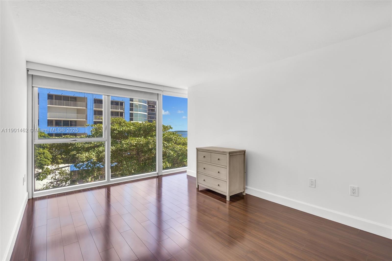 SKYLINE ON BRICKELL CONDO - Residential