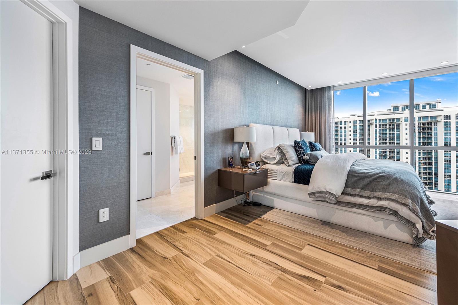 Photo 31 of 59 of 17111 Biscayne Blvd 2107 condo