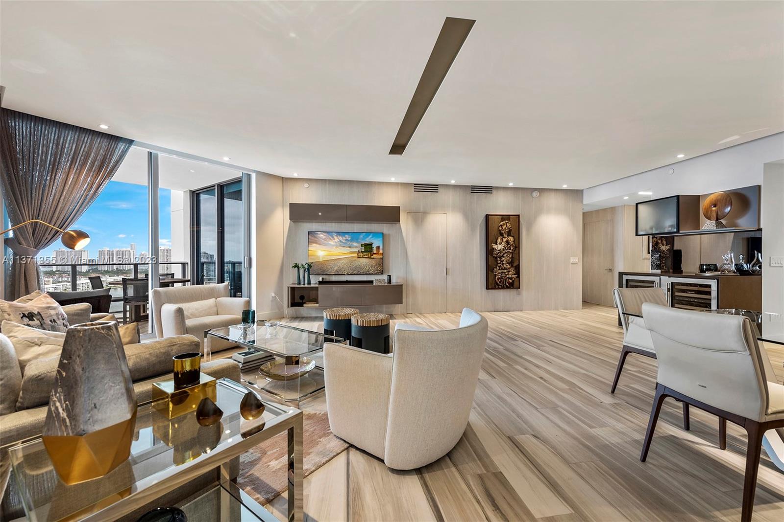 Photo 19 of 59 of 17111 Biscayne Blvd 2107 condo