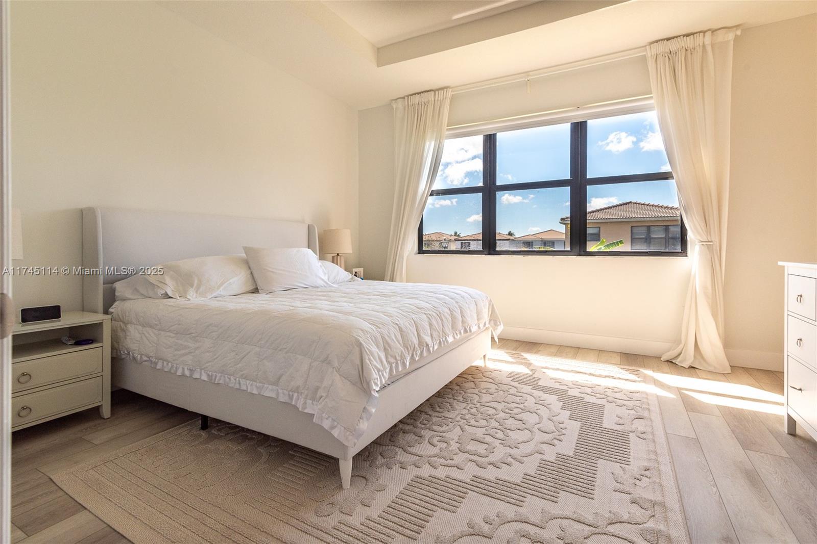 CHAMPION LAKES - Residential