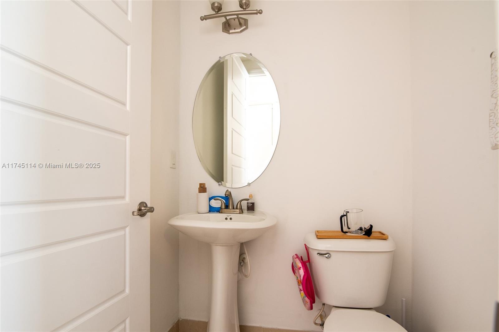 CHAMPION LAKES - Residential