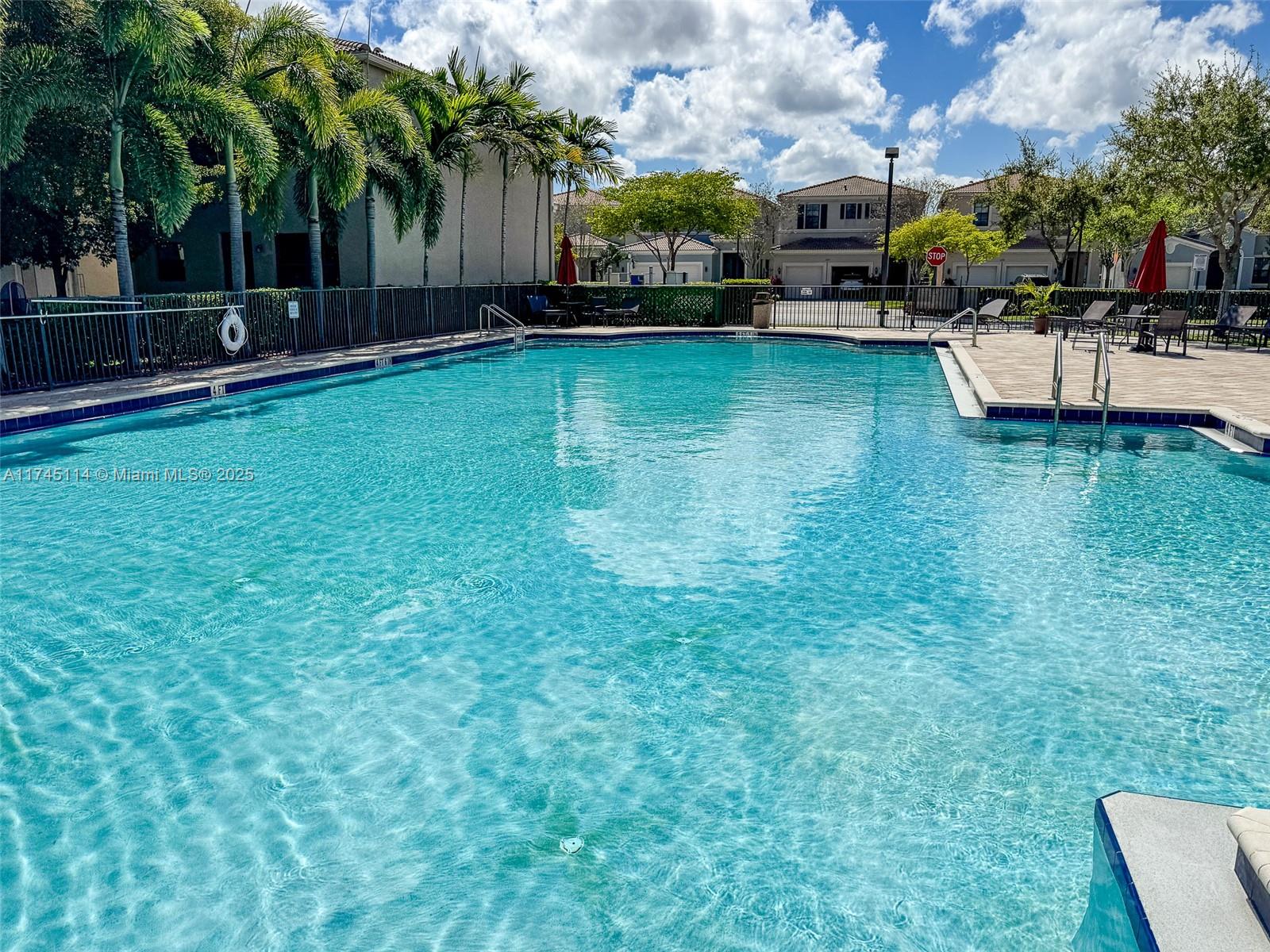 CHAMPION LAKES - Residential