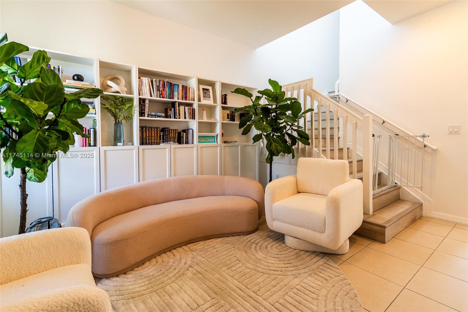 CHAMPION LAKES - Residential