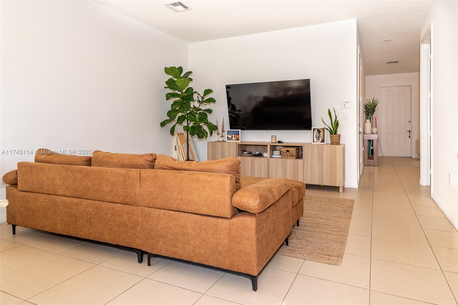 CHAMPION LAKES - Residential