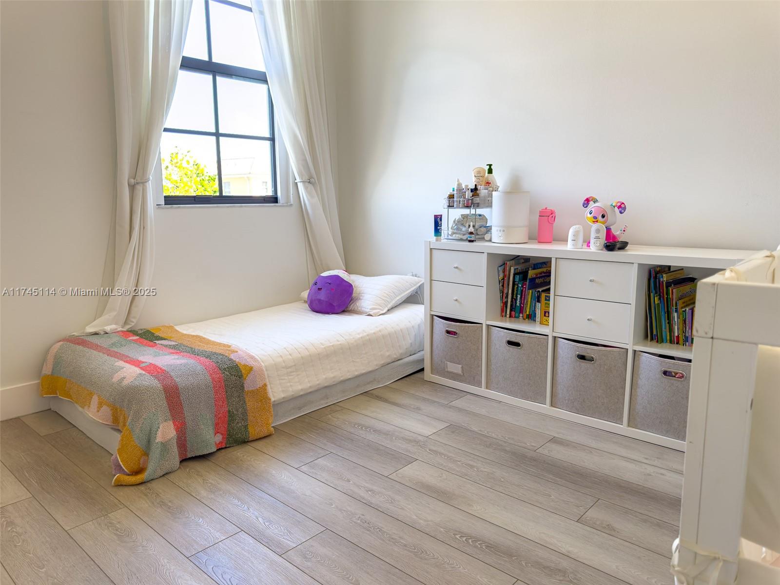 CHAMPION LAKES - Residential