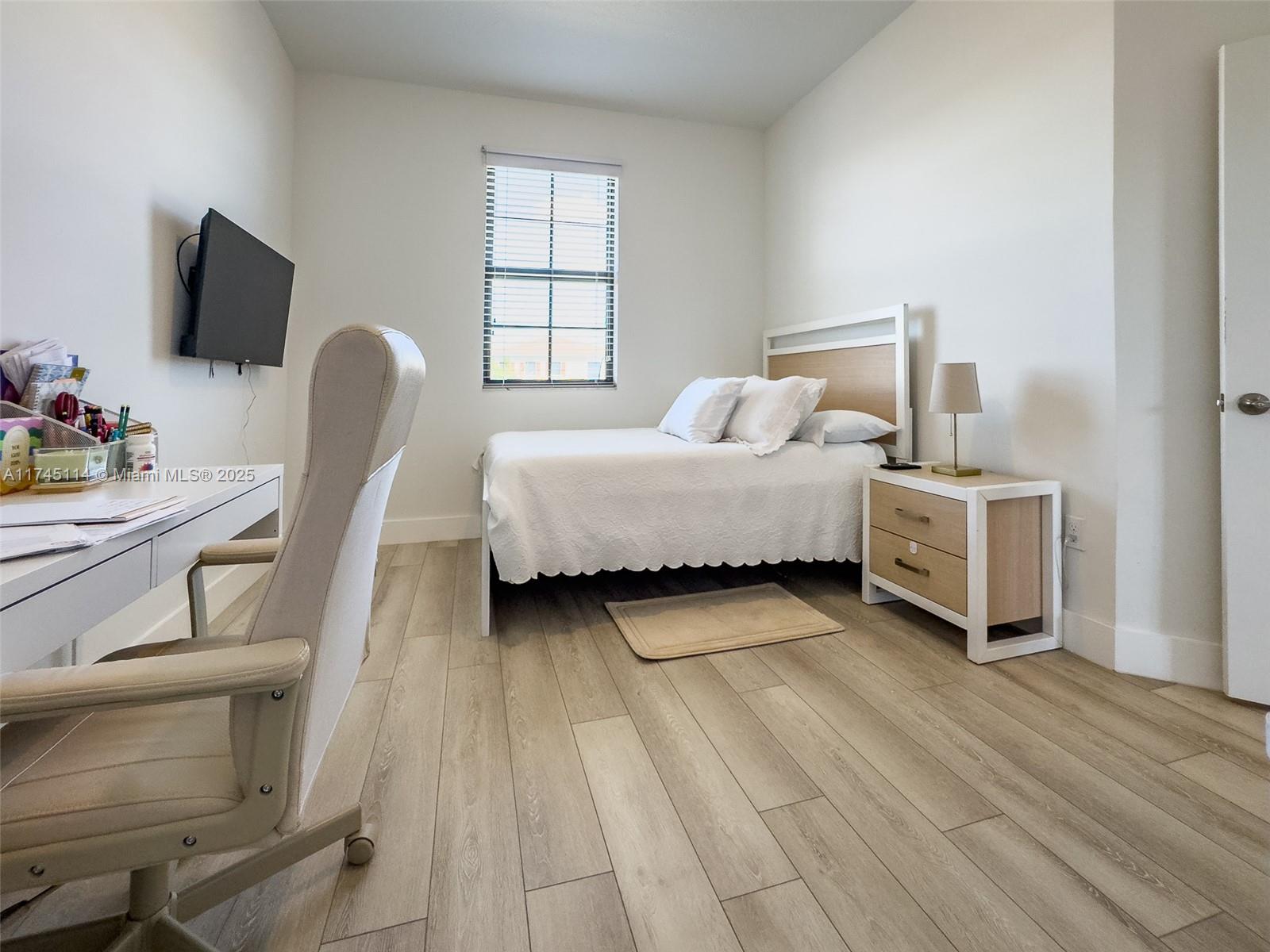 CHAMPION LAKES - Residential