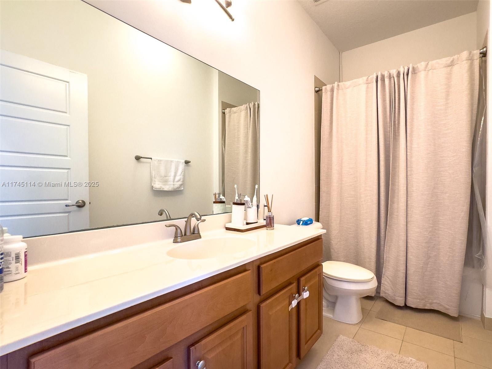 CHAMPION LAKES - Residential