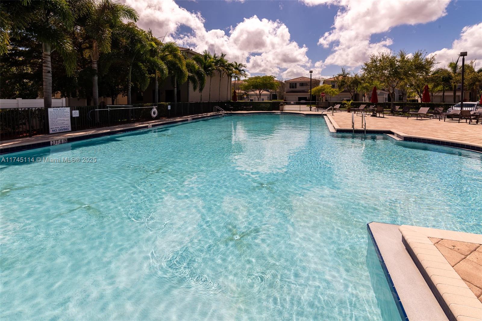 CHAMPION LAKES - Residential