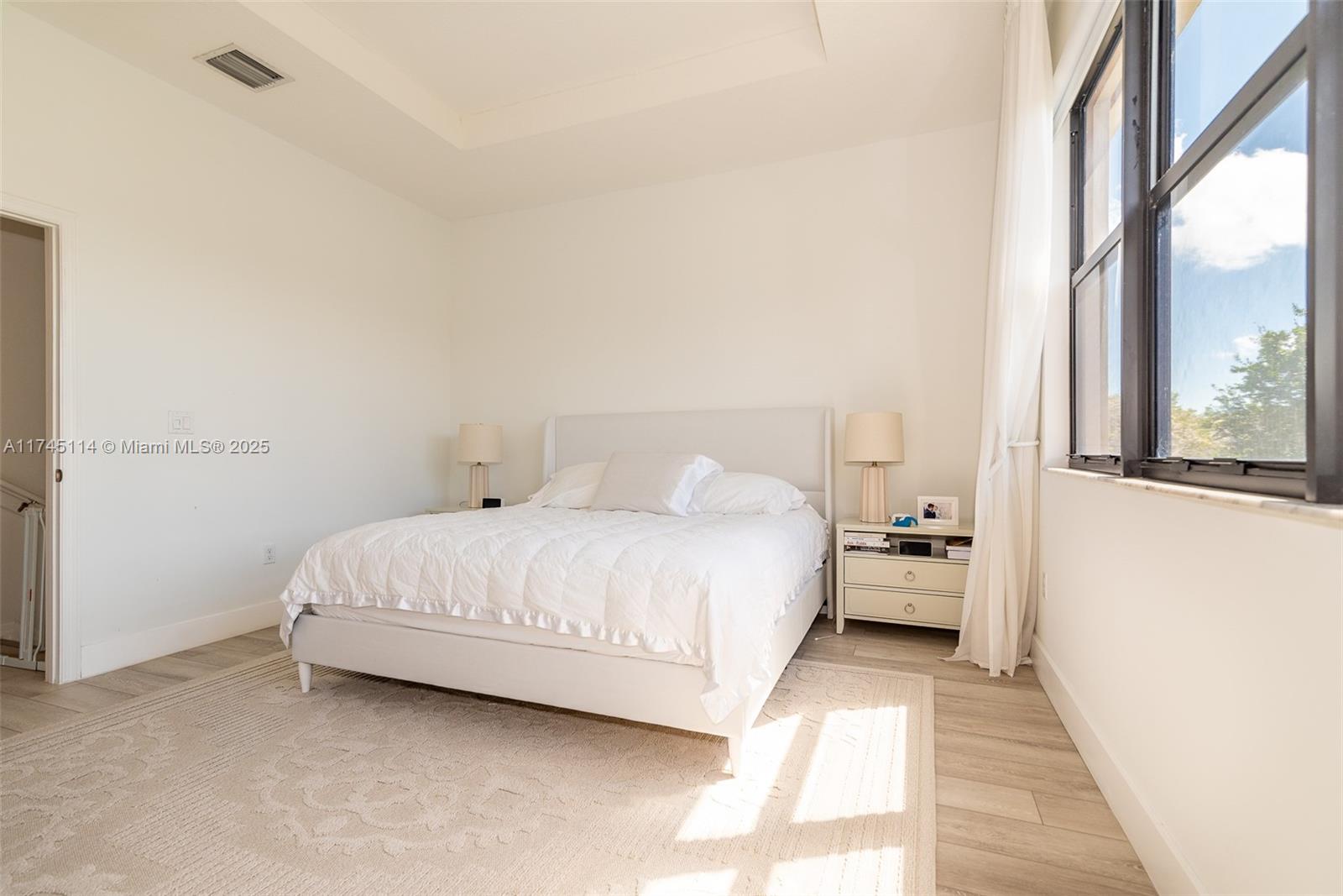 CHAMPION LAKES - Residential