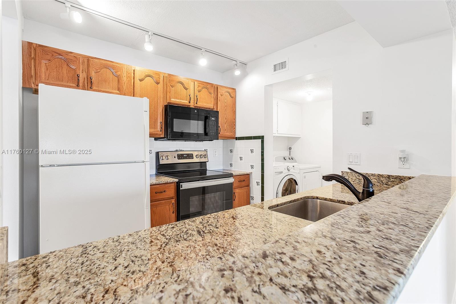 PINE RIDGE AT DELRAY BEAC - Residential Lease