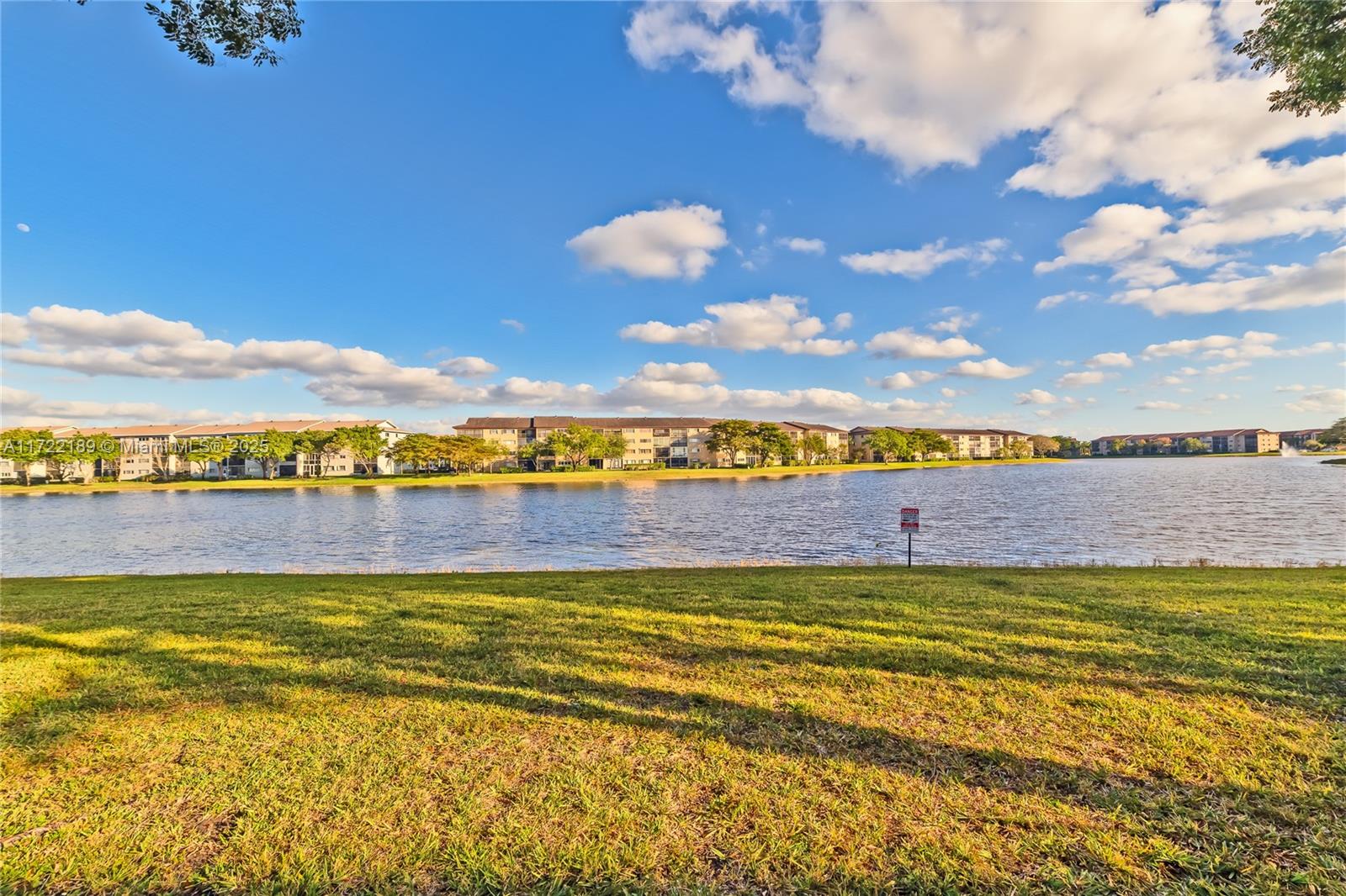 Property for Sale at 701 Sw 141st Ave 106R, Pembroke Pines, Miami-Dade County, Florida - Bedrooms: 2 
Bathrooms: 2  - $160,000