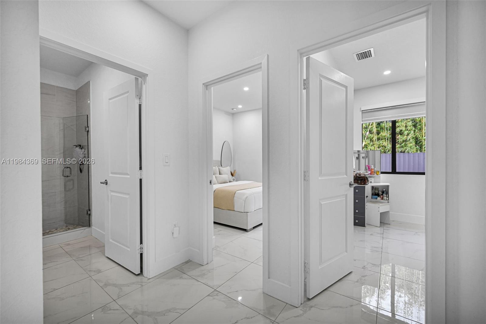 SOUTHERN COVE - Residential