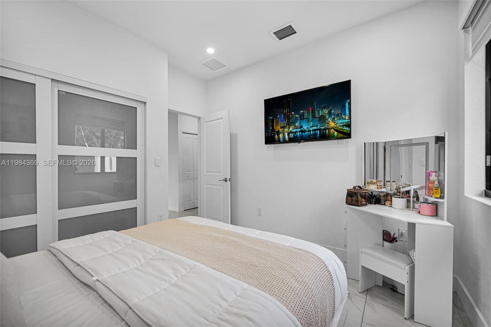 SOUTHERN COVE - Residential