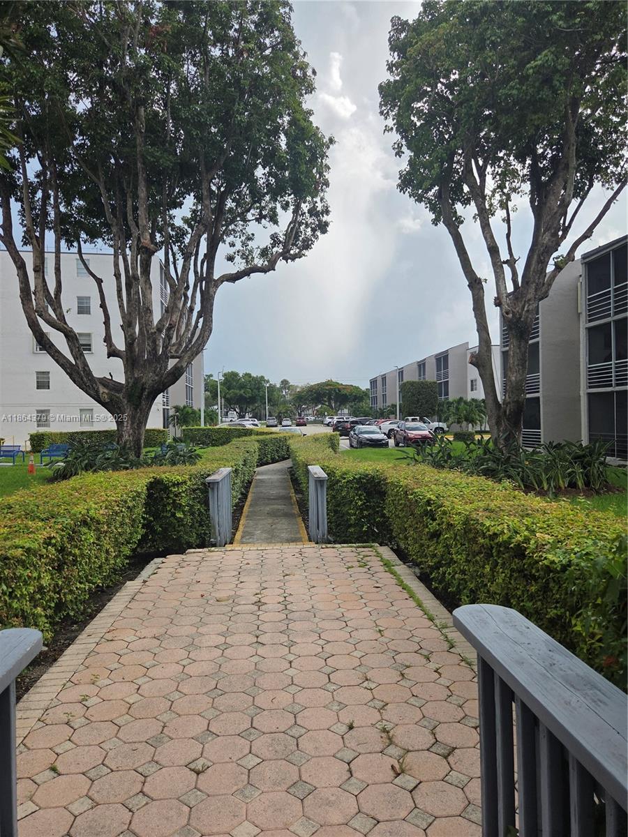 EL CONQUISTADOR SOUTH CON - Residential