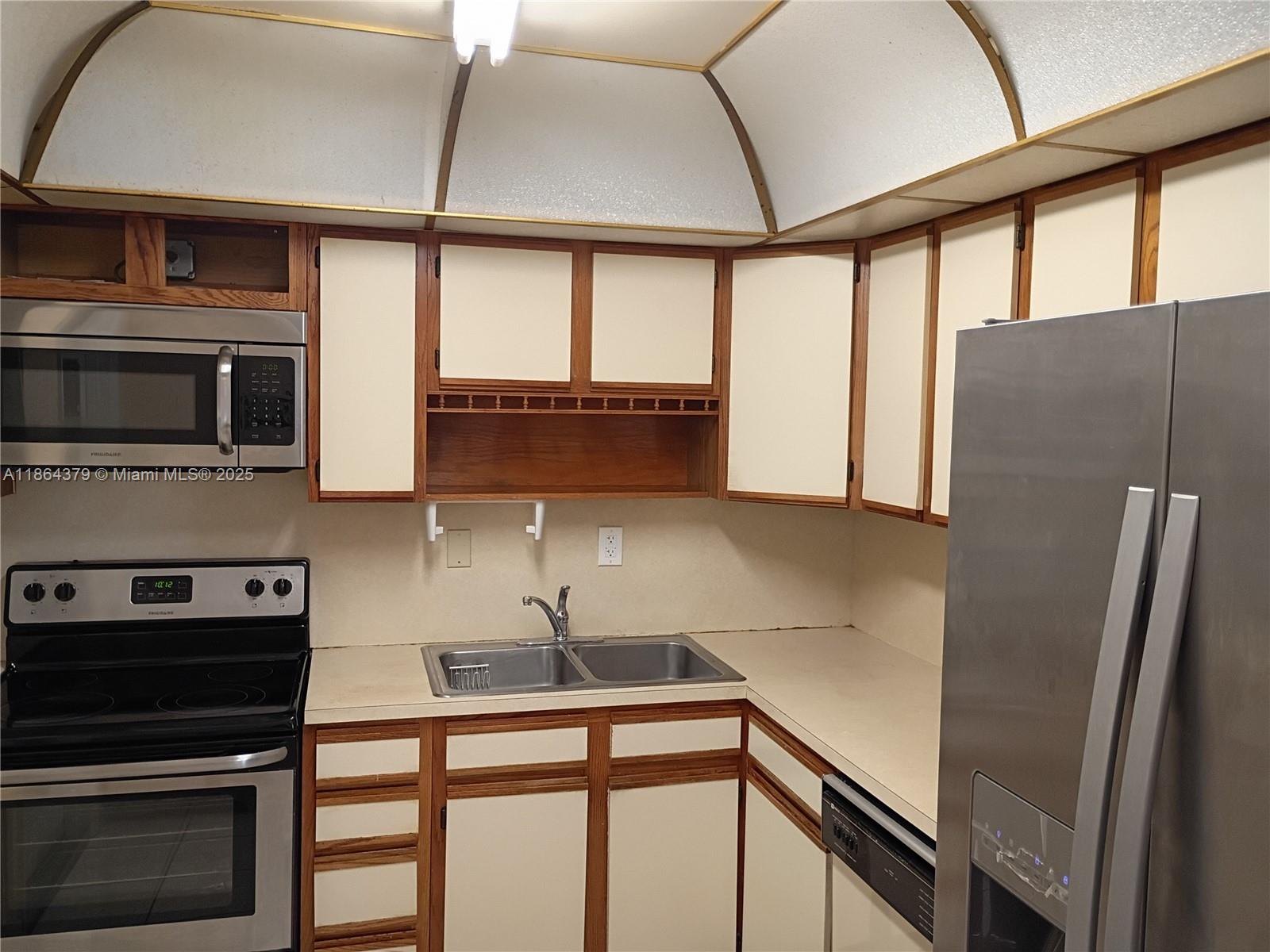 EL CONQUISTADOR SOUTH CON - Residential