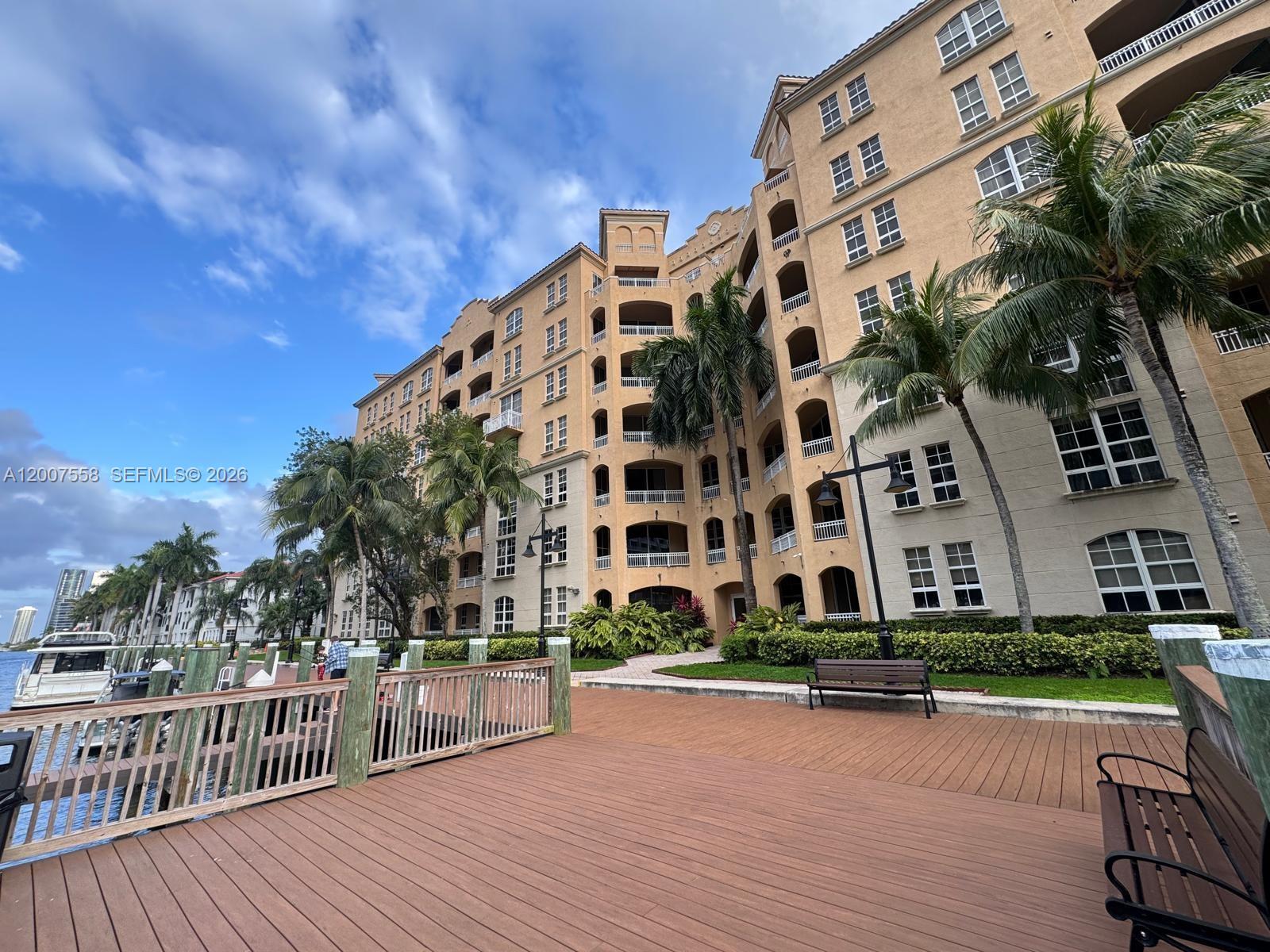 ALAQUA CONDO - Residential