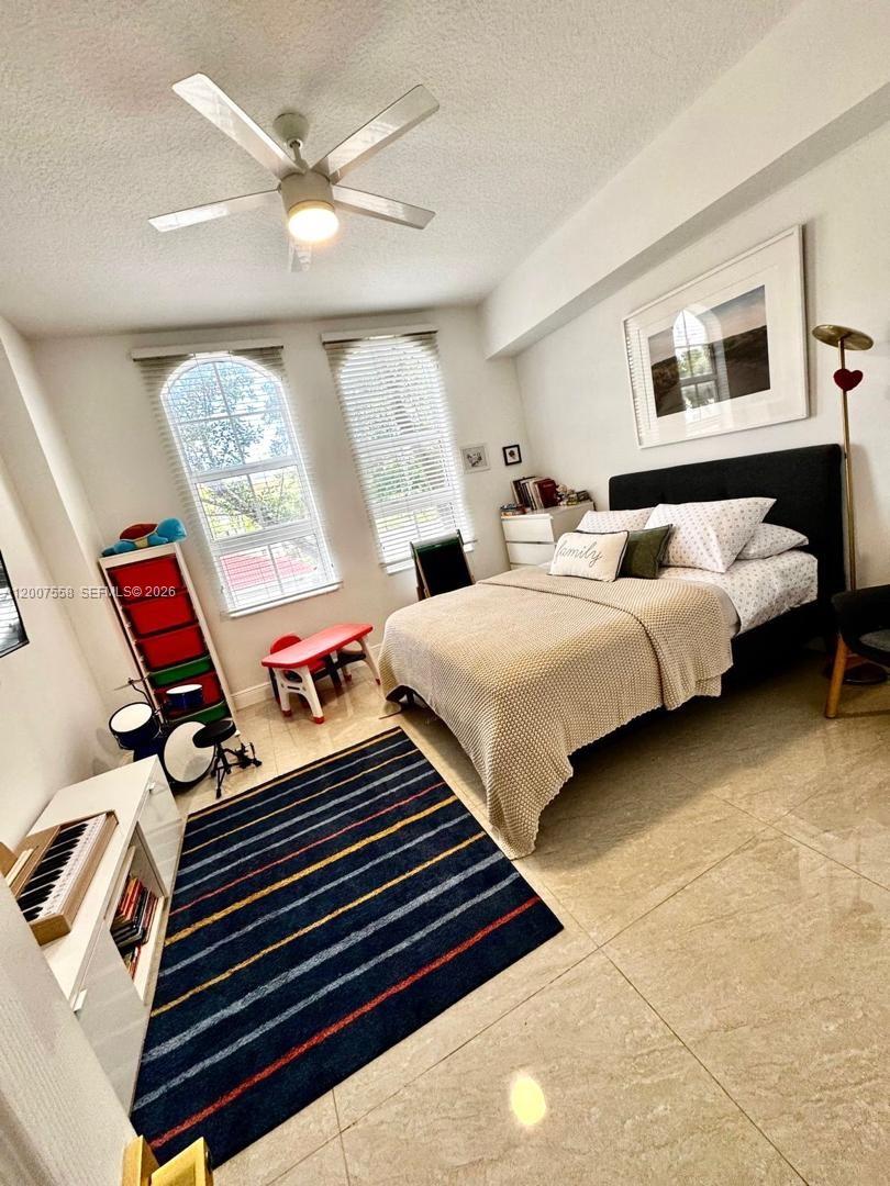 ALAQUA CONDO - Residential