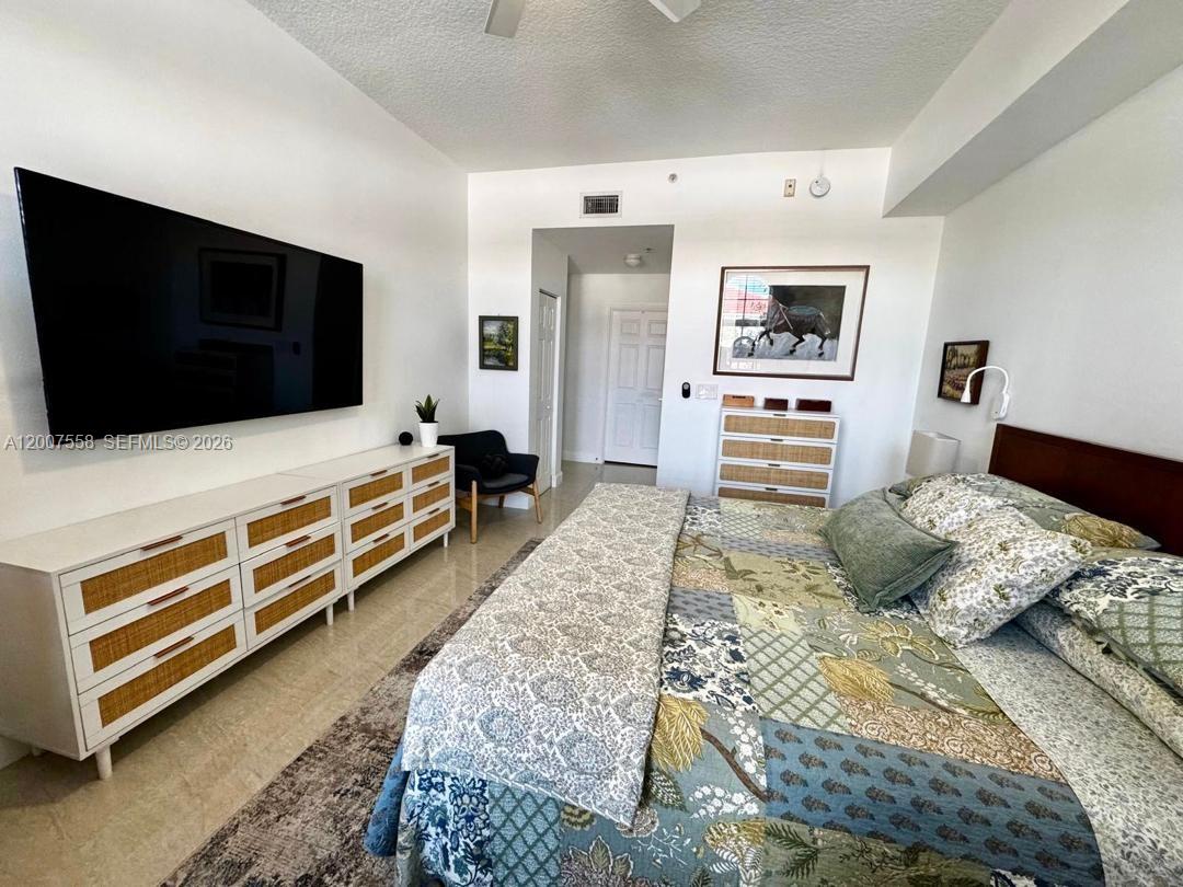 ALAQUA CONDO - Residential