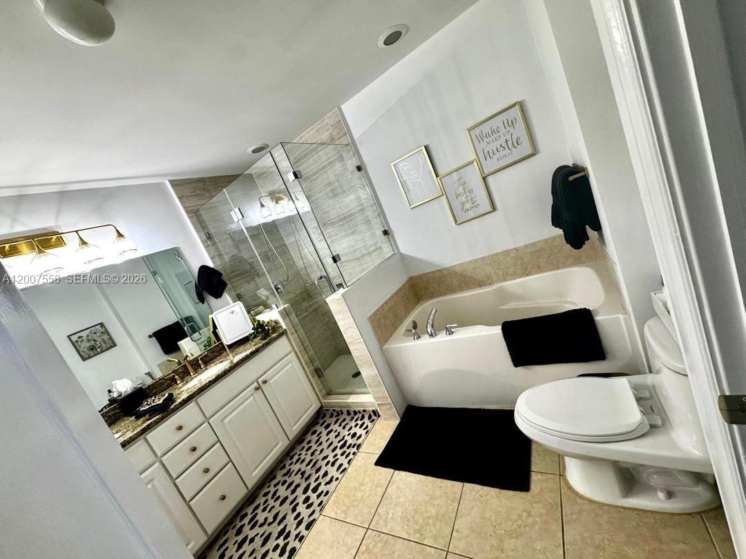 ALAQUA CONDO - Residential