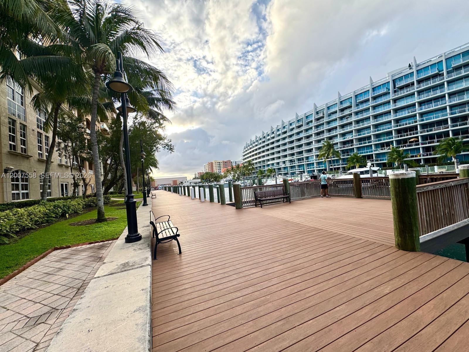 ALAQUA CONDO - Residential
