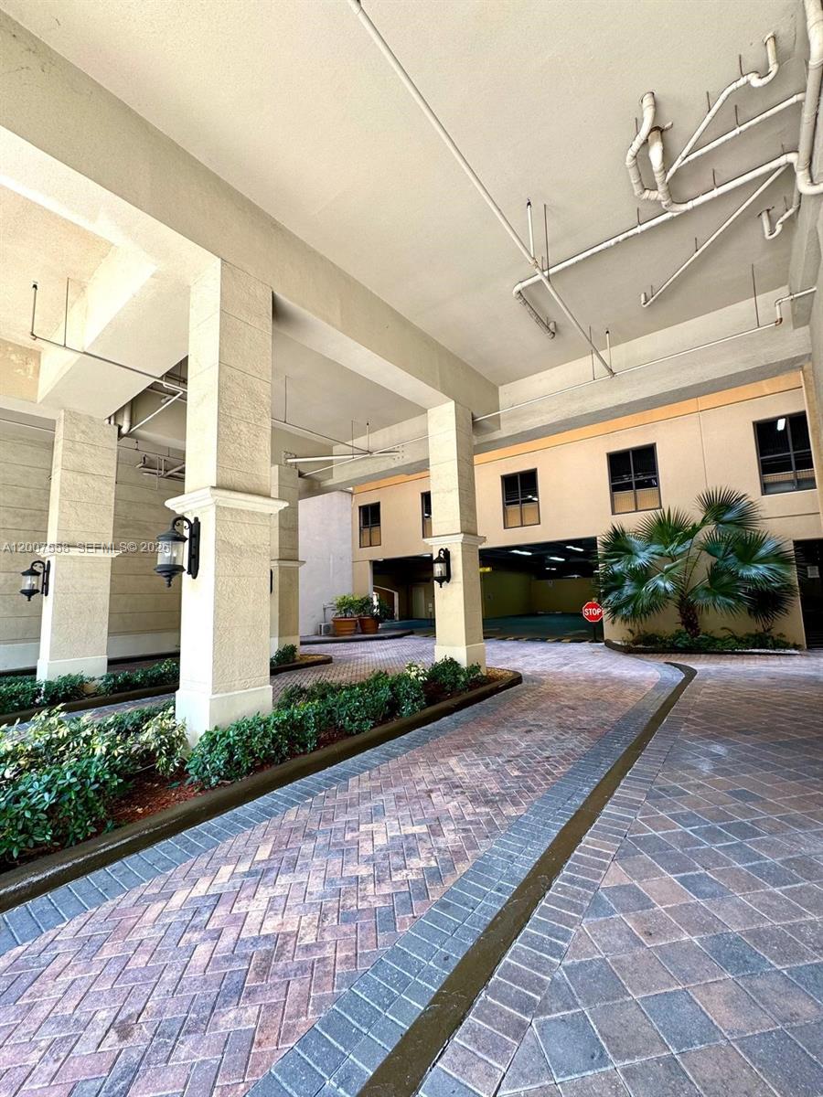 ALAQUA CONDO - Residential