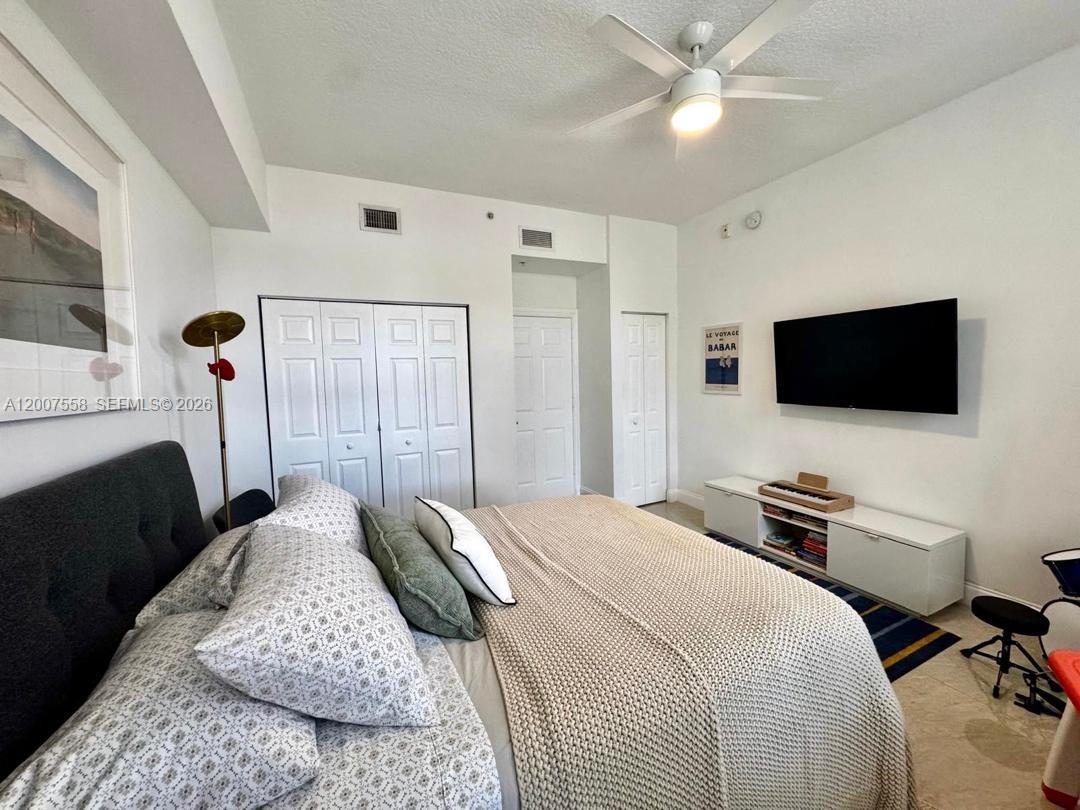 ALAQUA CONDO - Residential