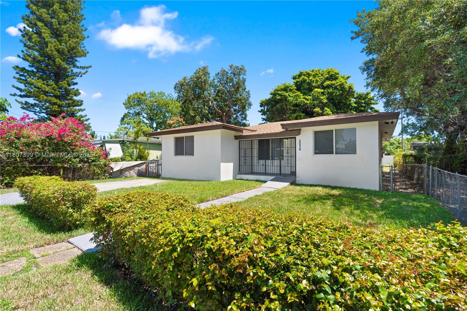 2034 NW 69th Ter