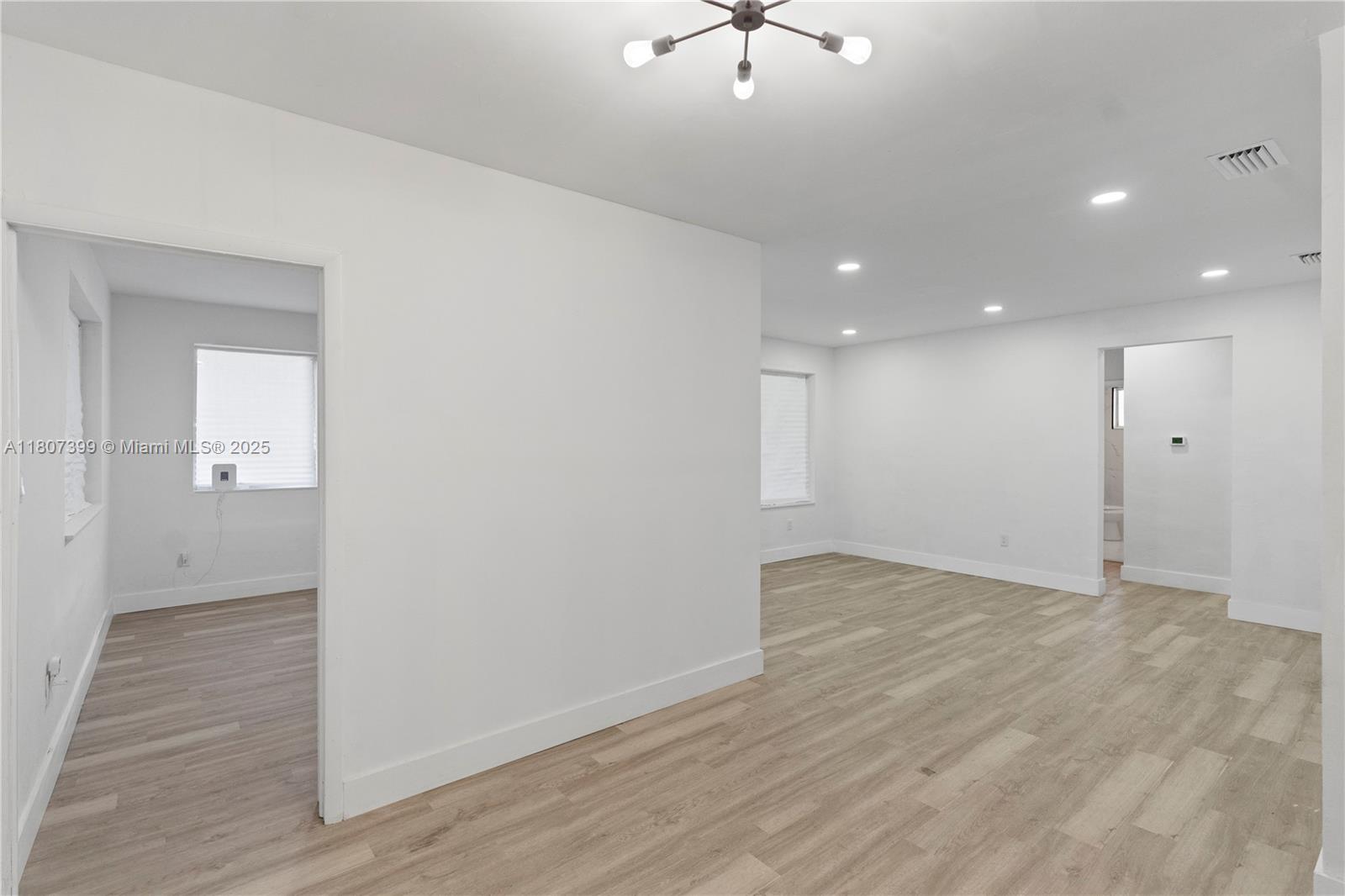PARA VILLA HEIGHTS - Residential