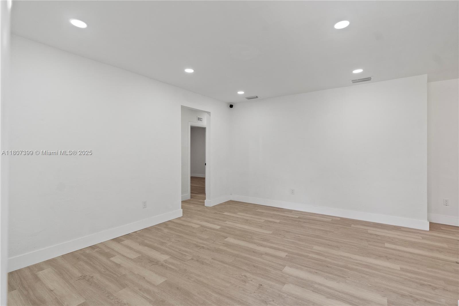 PARA VILLA HEIGHTS - Residential