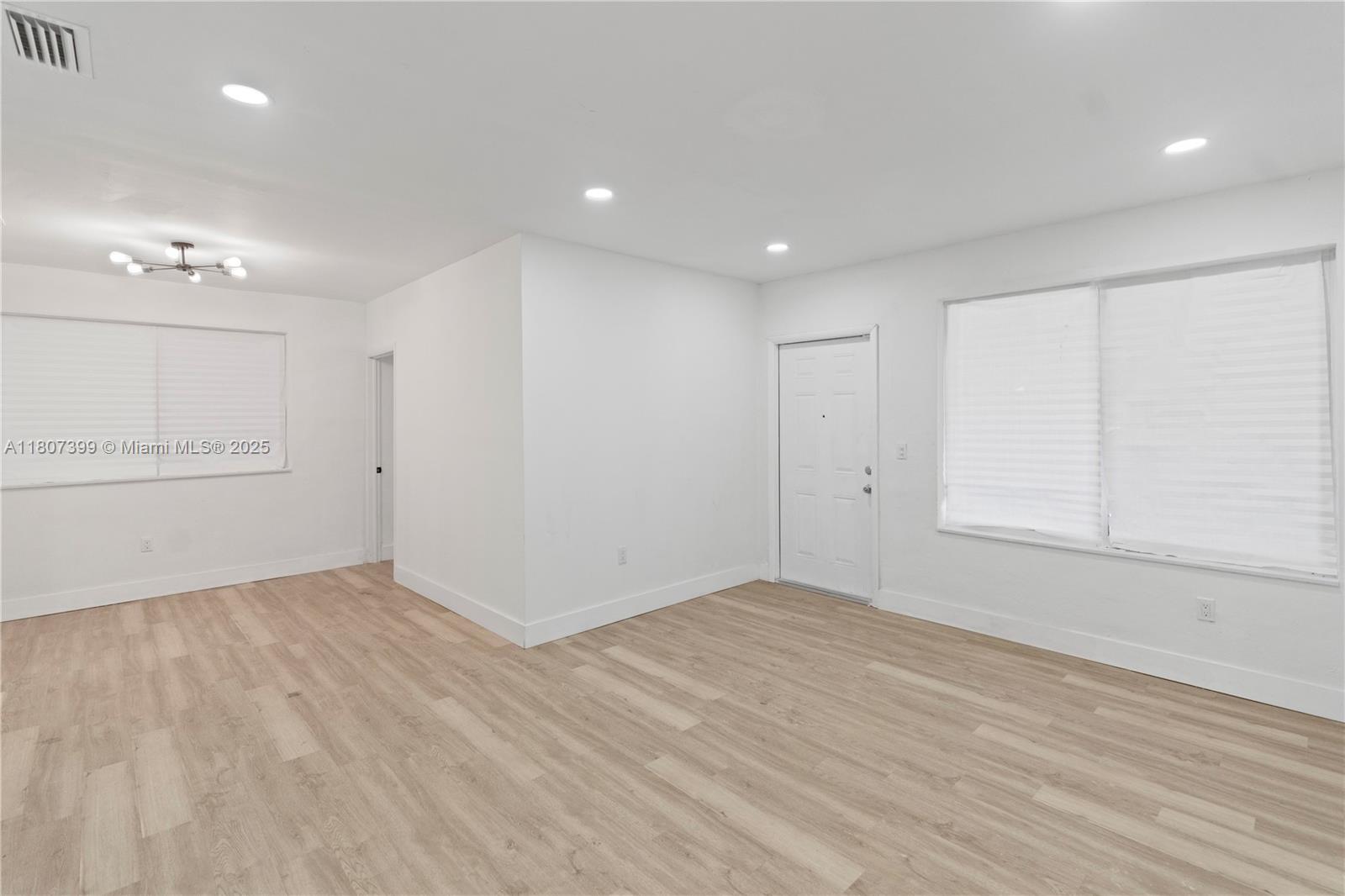 PARA VILLA HEIGHTS - Residential