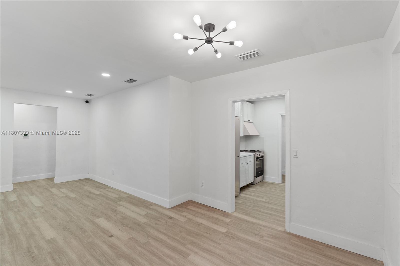 PARA VILLA HEIGHTS - Residential